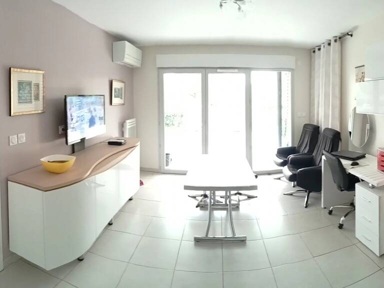 T2 en rez de jardin, avec terrain, terrasse, garage et piscine c — photo 1