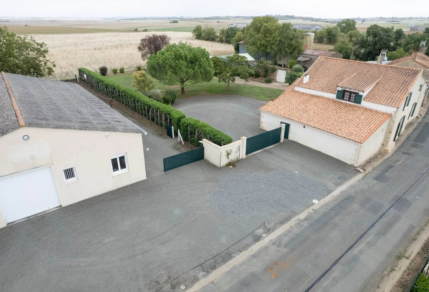 MAISON DE CAMPAGNE ET ATELIER - THENEZAY — photo 1