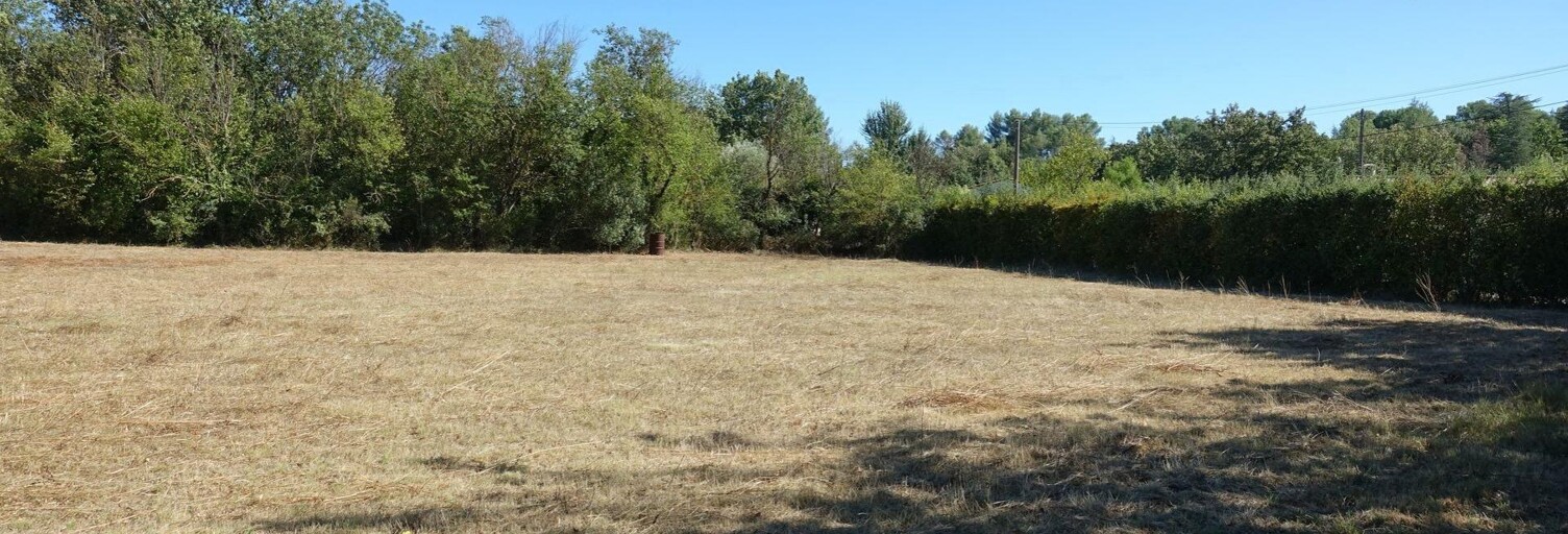 Terrain  3025 m² à vendre à Saint-Maximin-la-Sainte-Baume (83470)