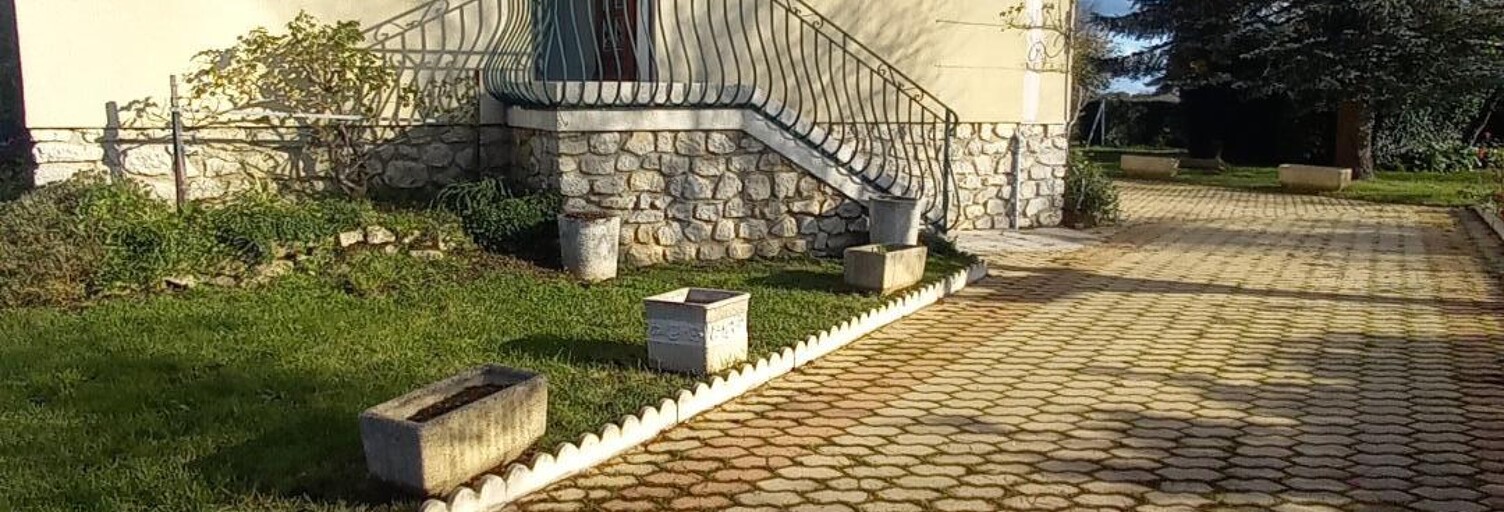 Maison 5 Pièces 83 m² à vendre à Saint-Flovier (37600)