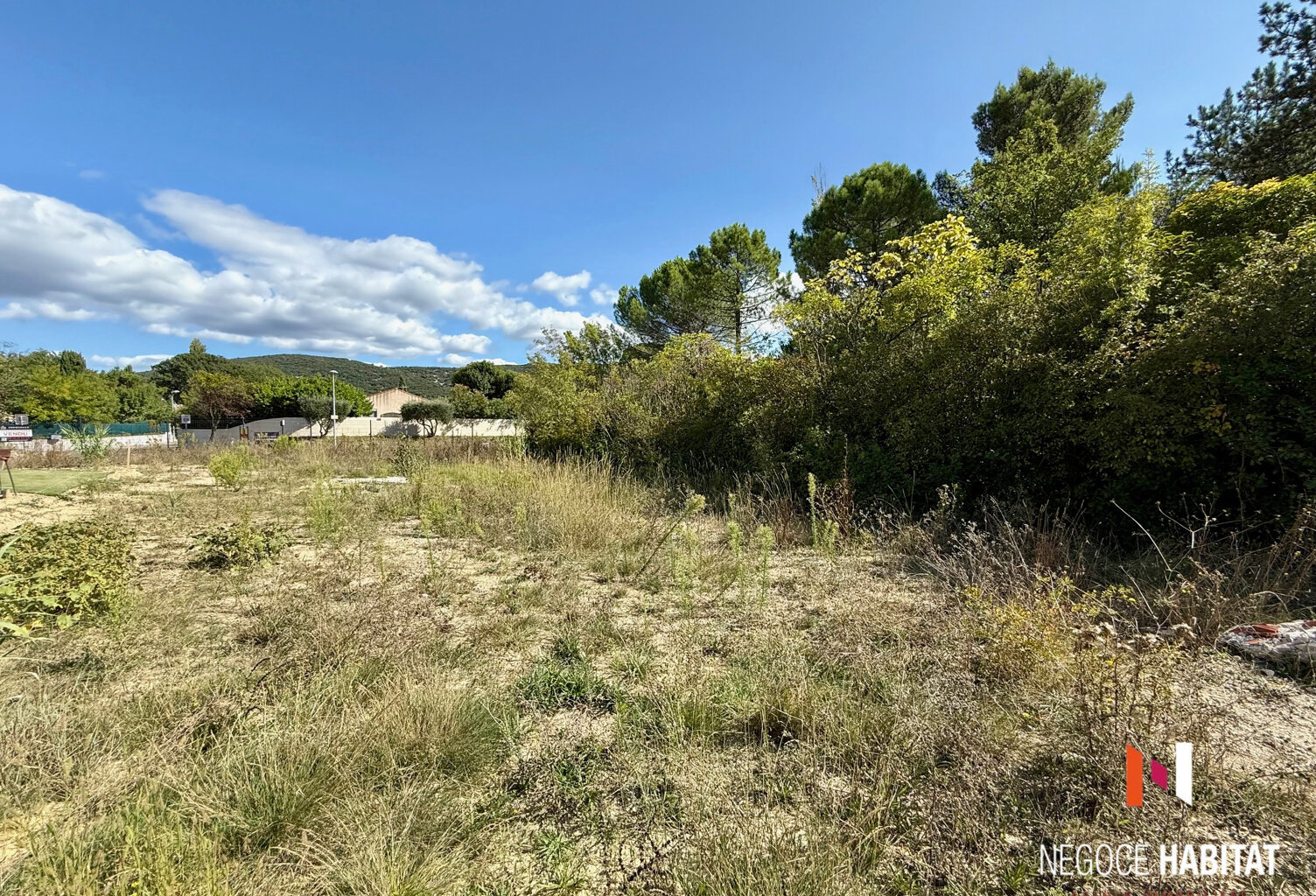 Terrain constructible de 580 m2 viabilisé — photo 1