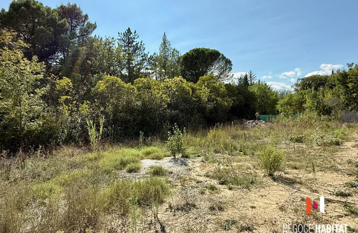 Terrain constructible de 580 m2 viabilisé — photo 2