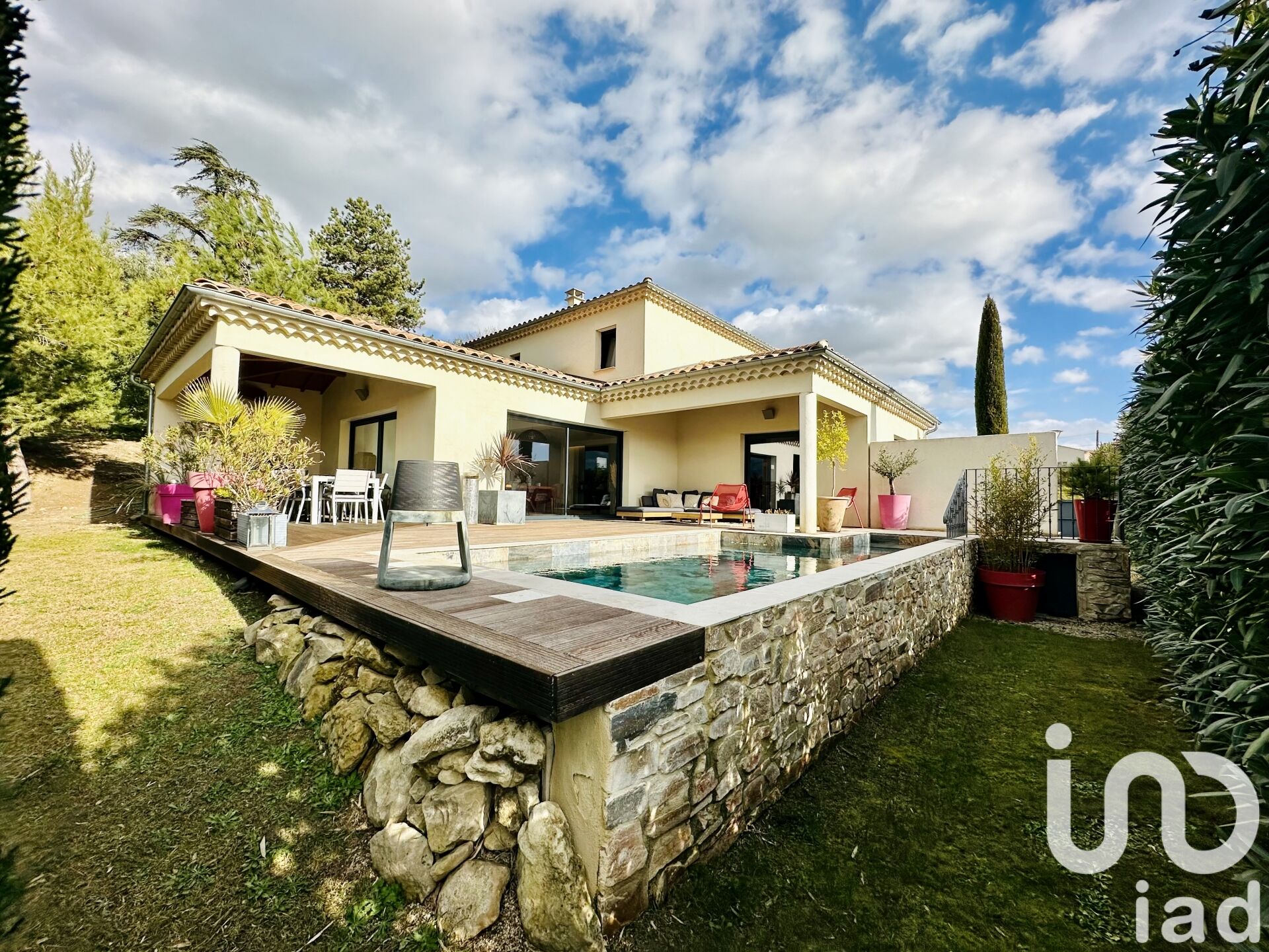 St-Genies-De-Comolas - 162m² - 4p.