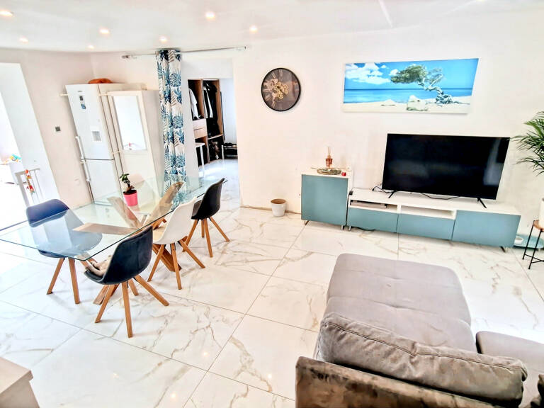 À La Ciotat   Maison T5 avec jardin arboré à 600 m de la pla — photo 1