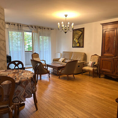 Appartement 5 pièces 1300 €