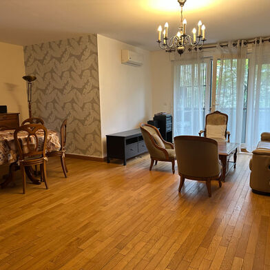 Appartement 5 pièces 1300 €