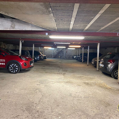 Garage  18500 €