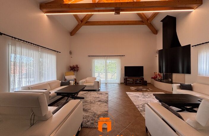 Villa — photo 4