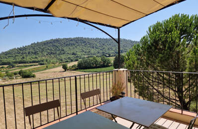 Villa avec piscine. Environnement campagne. — photo du bien