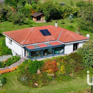 Maison 7 pièces 1750 €