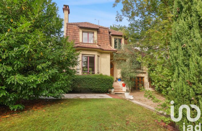 Vente Maison/villa 8 pièces — photo 2