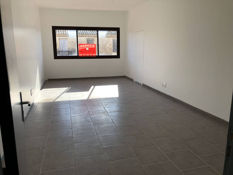 SAINT MATHIEU DE TREVIERS local commercial — photo 1