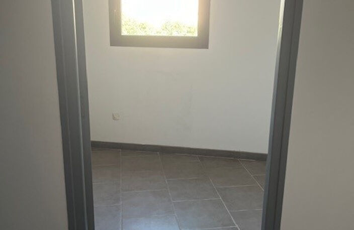SAINT MATHIEU DE TREVIERS local commercial — photo 4