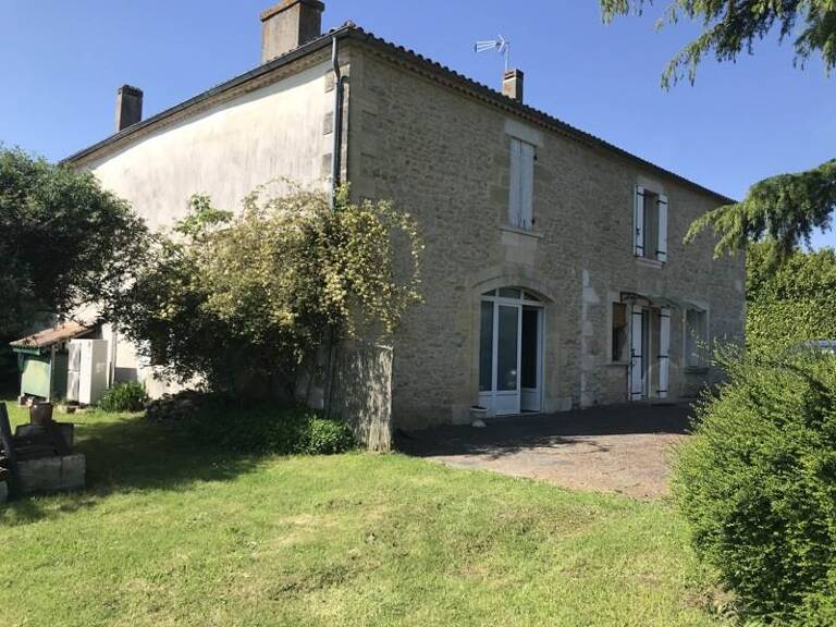 Maison en pierre de 6 pièces principales — photo 1