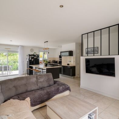 Maison 6 pièces 353760 €