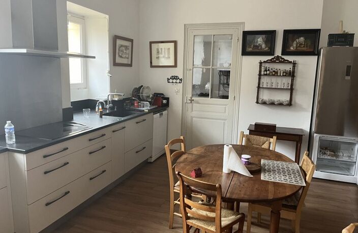 Maison en pierre de 8 pièces principales — photo 2