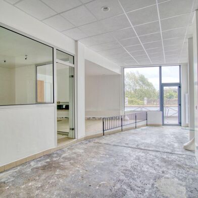 Commerce  275000 €