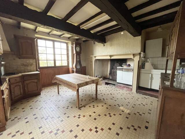 Maison en pierre de 4 pièces principales — photo du bien