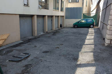 Garage  40700 €