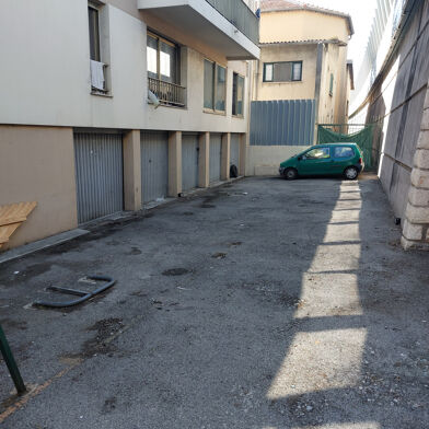 Garage  40700 €
