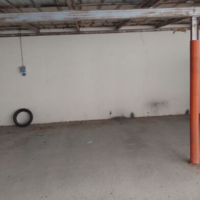 Garage  53900 €