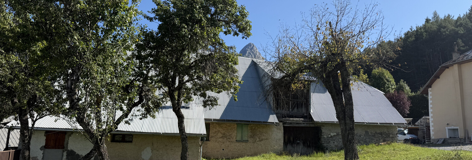 Maison 8 Pièces 200 m² à vendre à Uvernet-Fours (04400)