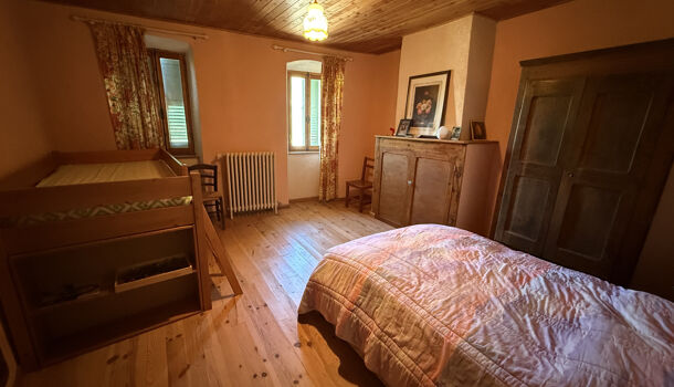 Propri&eacute;t&eacute; 8 pièces  à vendre Uvernet-Fours 04400