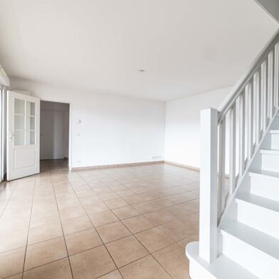 Appartement 4 pièces 483600 €