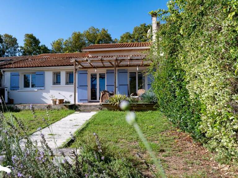 Maison en pierre de 4 pièces principales — photo 1