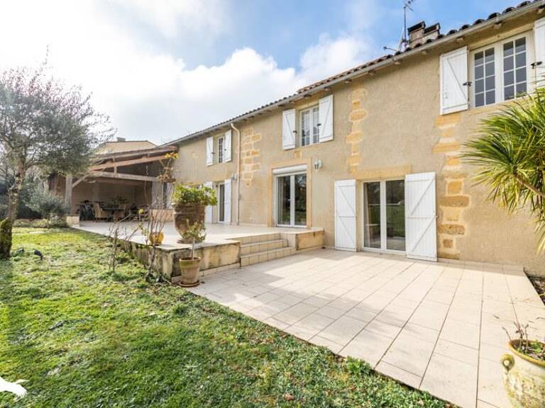 Maison en pierre de 11 pièces principales — photo 1