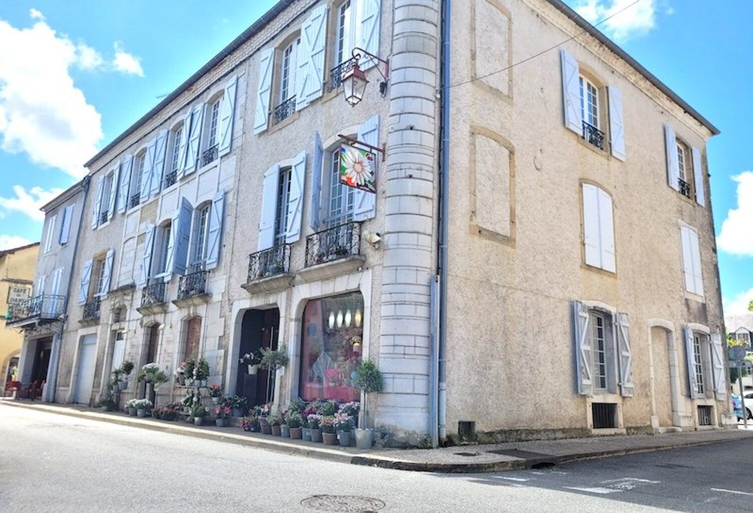 Droit au bail toute activité et fonds de commerce fleuriste — photo 1