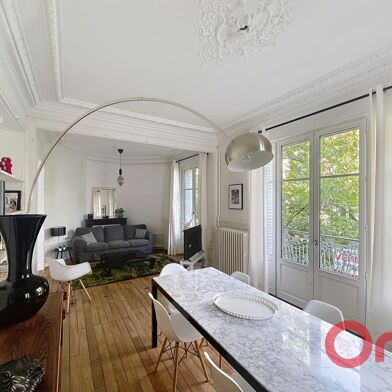 Appartement 4 pièces 299250 €