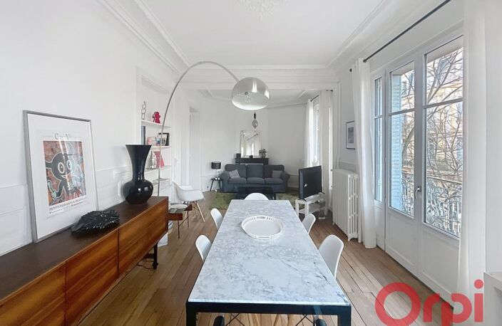 APPARTEMENT STANDING VICHY T4 - BALCONS - COEUR DE VILLE - MOULURES - HAUTEUR SOUS PLAFONs — photo 2