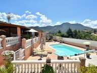 Alpes-de-Haute-Provence, Propriété d’exception à Digne-les-Bains, 207 m², piscine, terrasses, 1 200 m² de terrain paysager, vue panoramique, chambres d’hôtes — photo 4