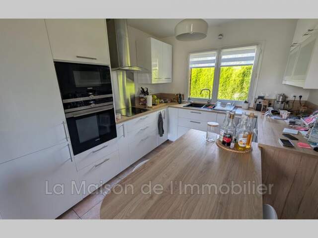 Pavillon sur sous-sol total situé au CALME — photo du bien