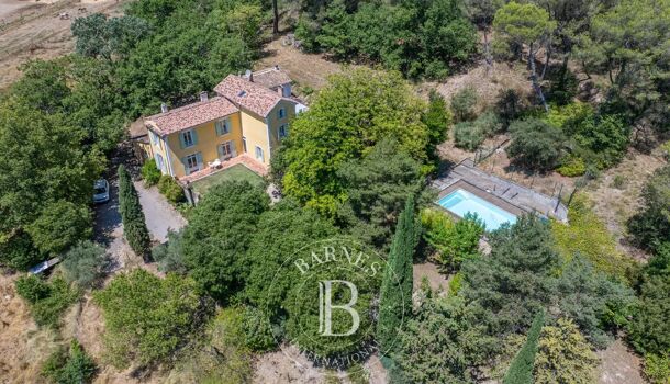 Villa / Maison 8 pièces  à vendre Aix-en-Provence 13100