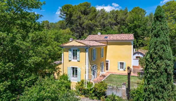 Villa / Maison 8 pièces  à vendre Aix-en-Provence 13100