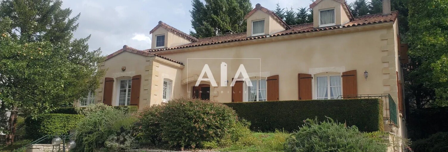 Maison 8 Pièces 242 m² à vendre à Ruffec (16700)