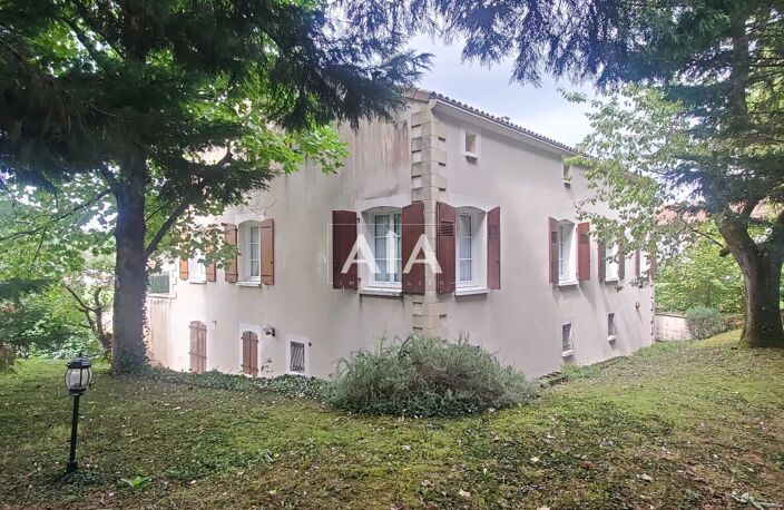 CENTRE VILLE DE RUFFEC — photo 2