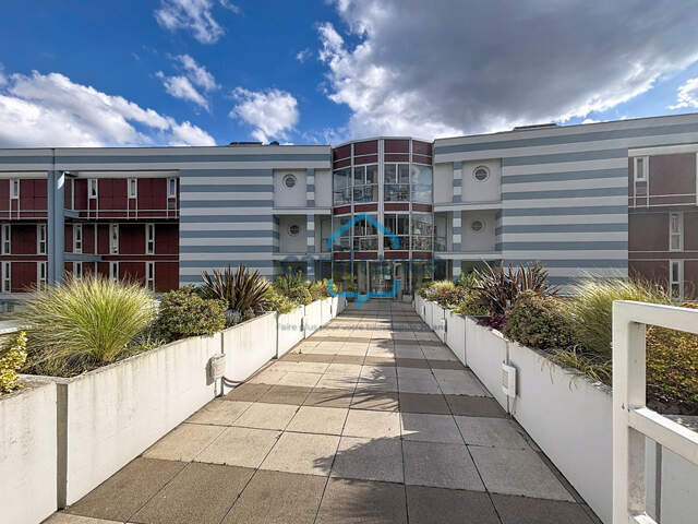 À VENDRE – Superbe F2 de 49,51 m² avec parking & cave – Résidence Seniors Les Jardins d’Arcadie – Mont-Saint-Aignan — photo du bien
