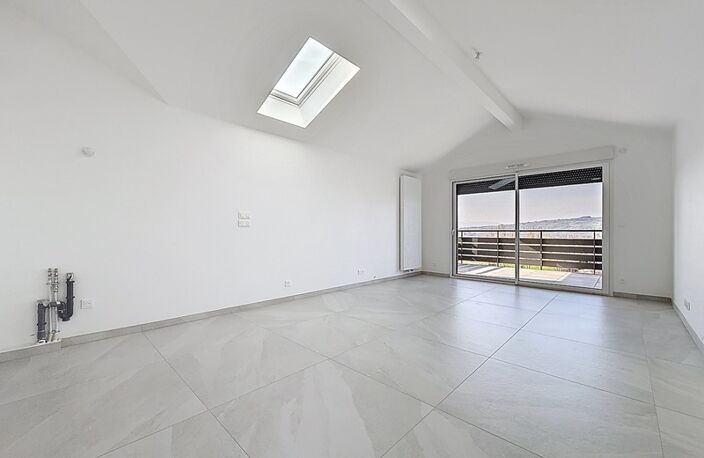 Appartement T4 attique 100m2 à vendre - BRENTHONNE (74) — photo 2