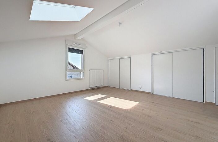 Appartement T4 attique 100m2 à vendre - BRENTHONNE (74) — photo 5