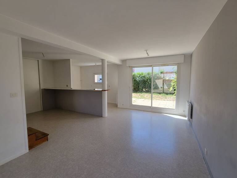 À SABLÉ SUR SARTHE - MAISON T4 - 83.20 M² CARREZ — photo 1