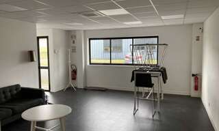 Bureau  2208 m² à louer à Guipavas (29490)