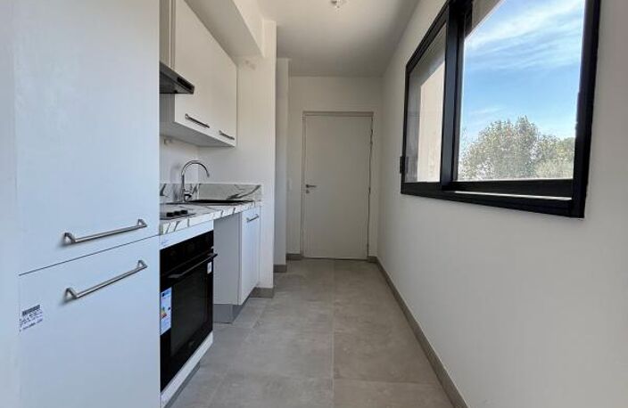Appartement T2 avec terrasse et parking — photo 3