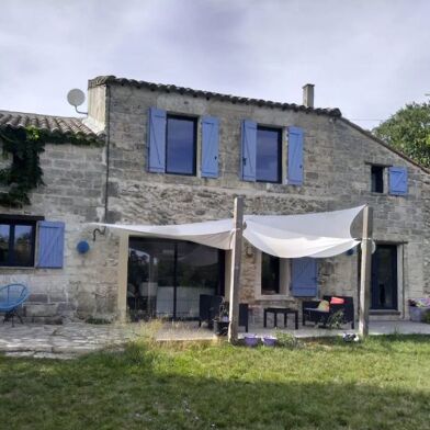 Maison 7 pièces 2500 €