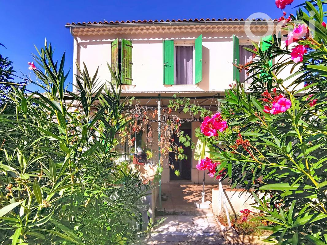 A vendre Maison ancienne avec cachet - Type 6 - 120 m² plus une dépendance aménagée en type 3 de 38 m² et garage - La Seyne Est - Centre-ville