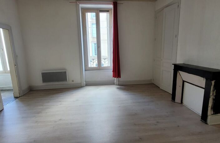 Appartement À Vendre — photo 2