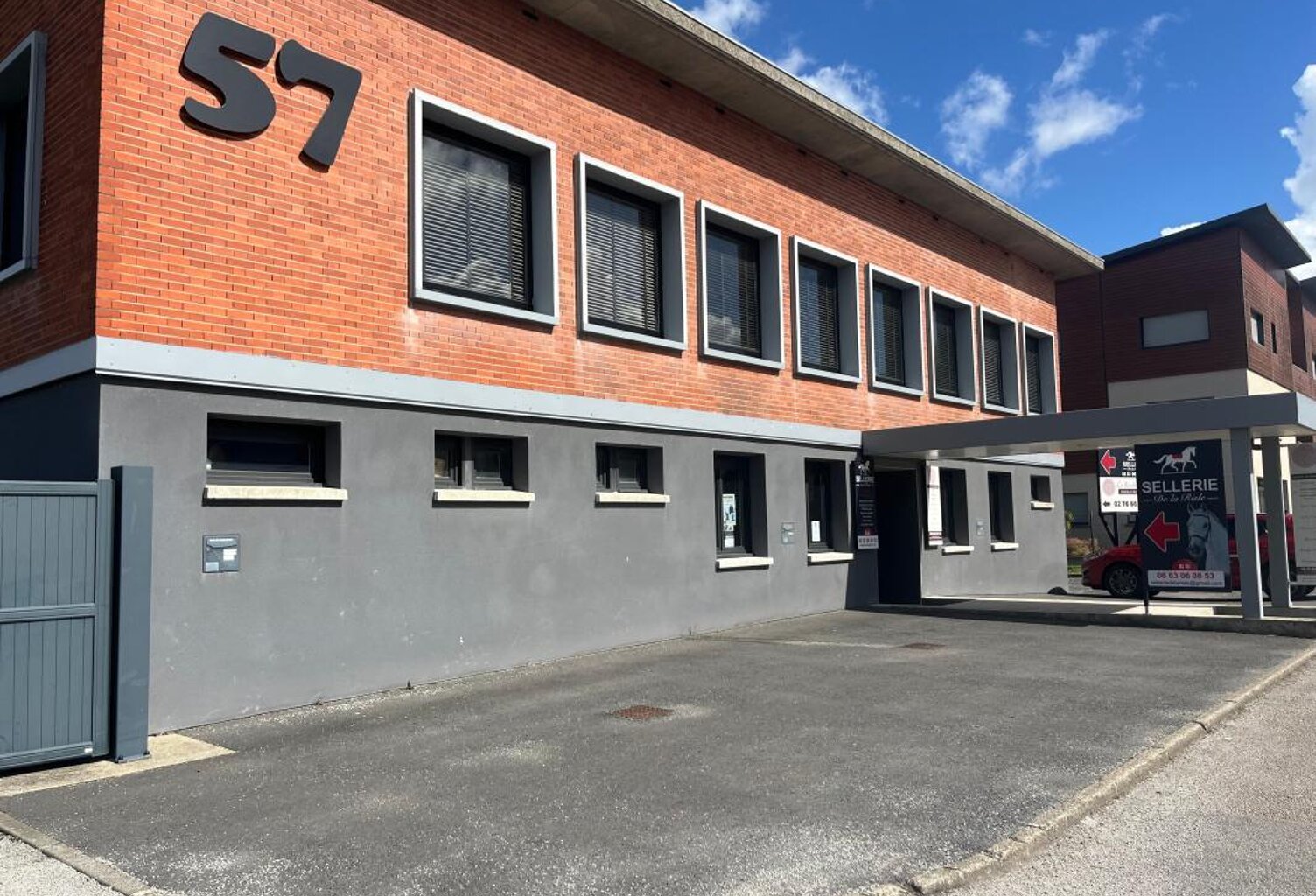 Bien Commercial À Louer — photo 1