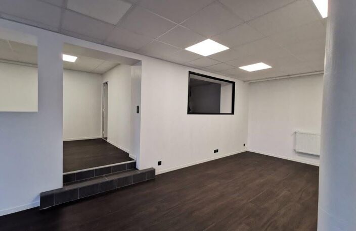 Bien Commercial À Louer — photo 2